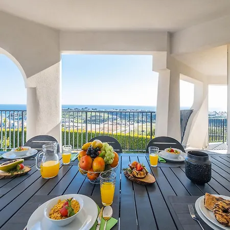 Holiday Home In Albufeira With Sea Views Vila
